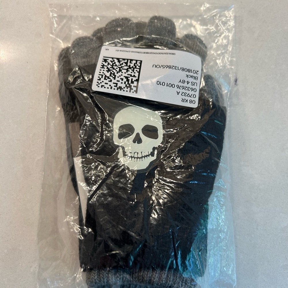 BNWT H&M Skull Gloves (Glow in the Dark)